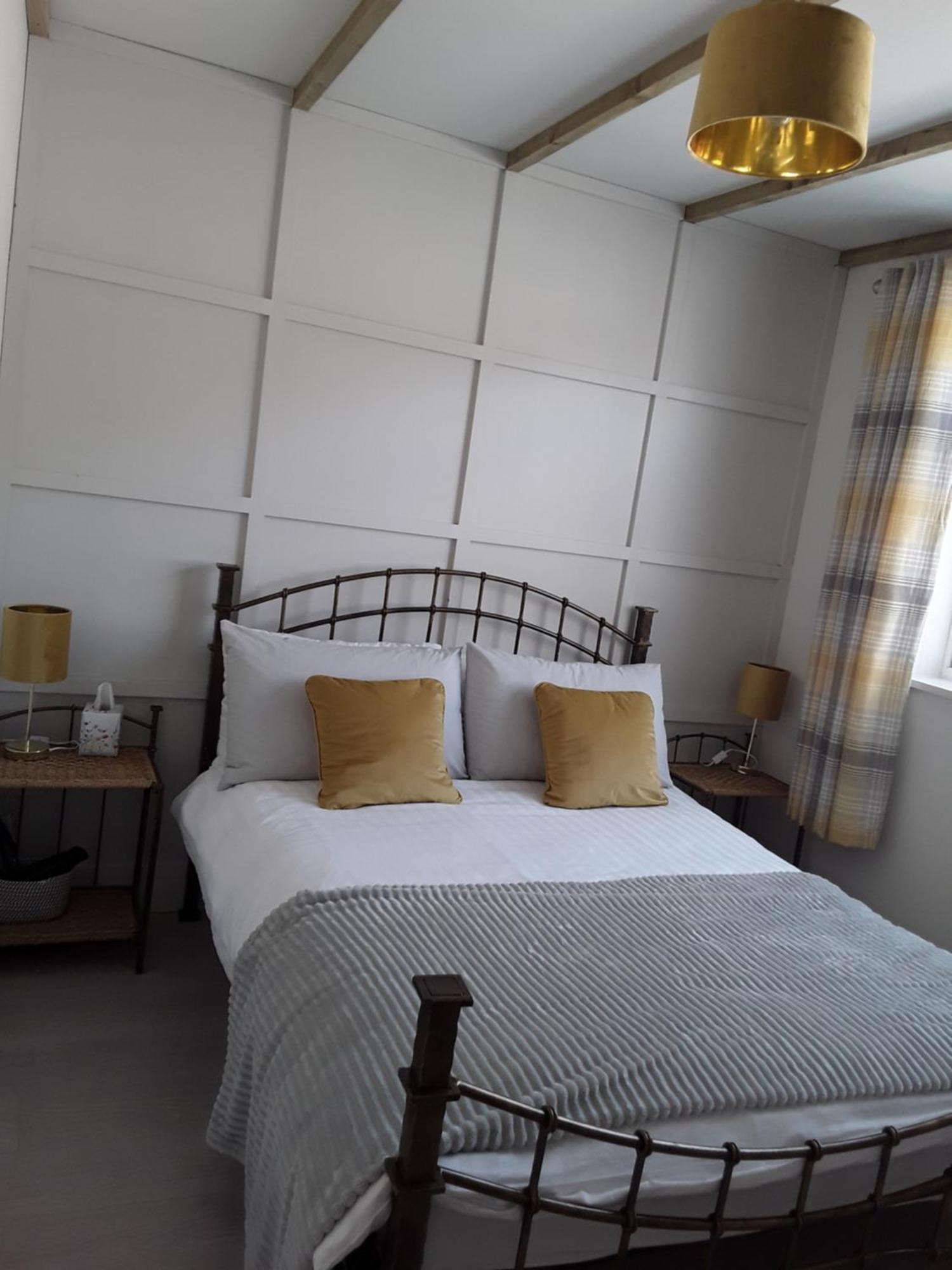 The Lodge Guesthouse Brittas Zewnętrze zdjęcie